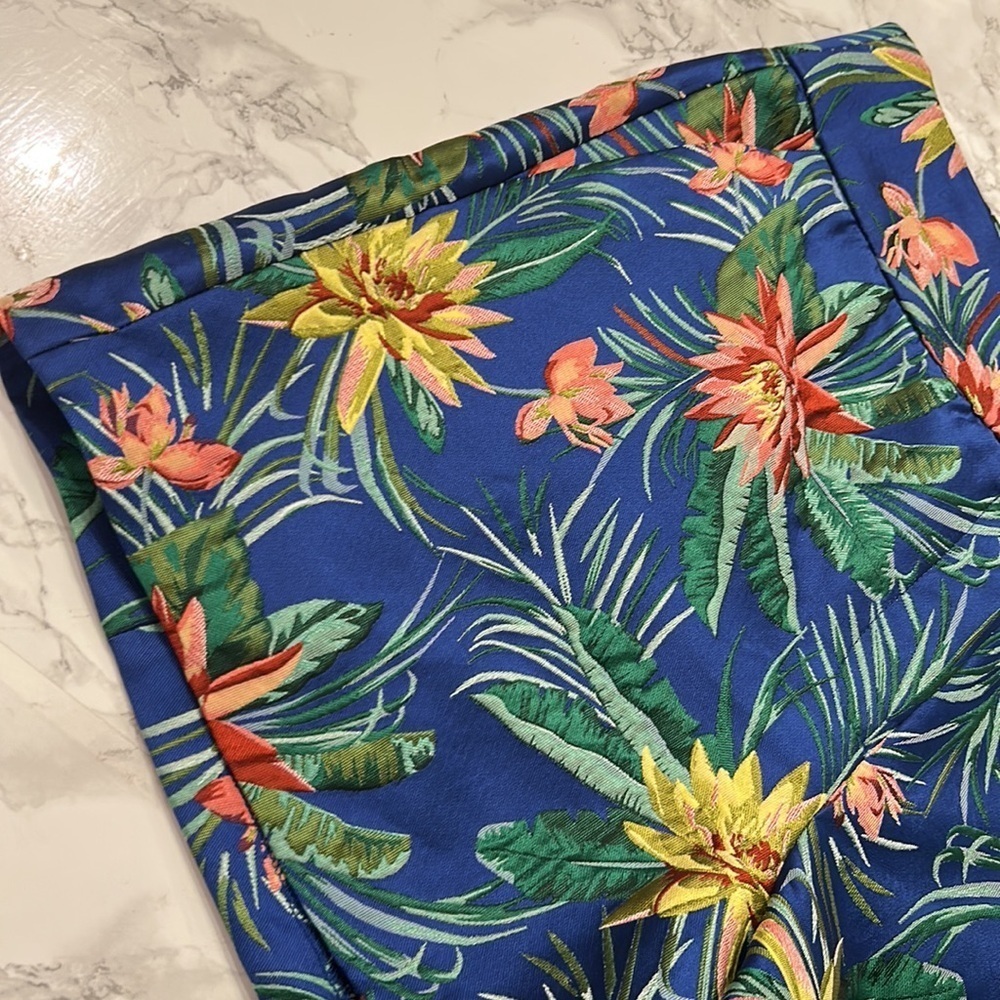 NWT! CeCe Floral Tropical Shorts - Picture 4 of 11